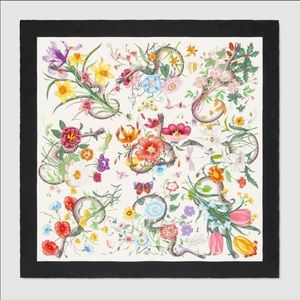 NWT Gucci Flora Snake Silk Scarf